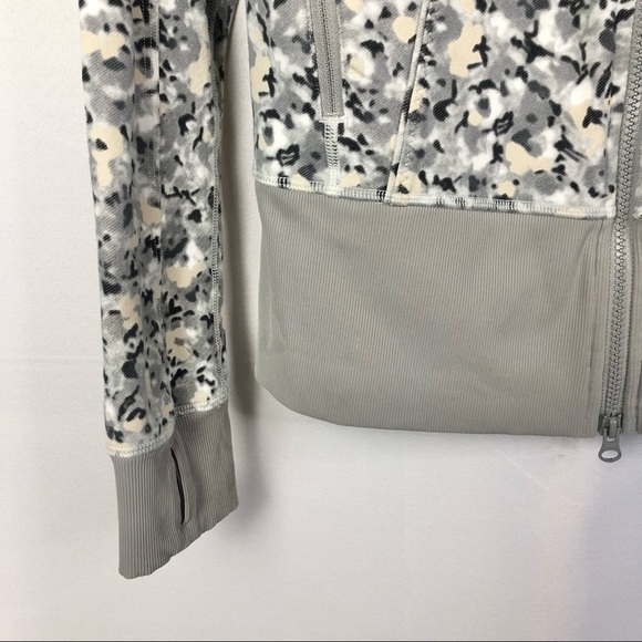Lululemon Nice Asana Athletic Jacket in Not So Petite Fleur Silver Spoon 6 - Picture 6 of 7